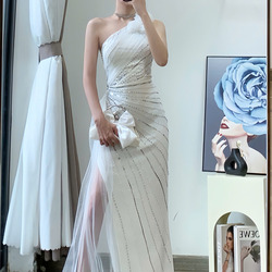 Đầm Dạ Hội Lệch Vai Đính Đá Phối Tà Voan Cực Kỳ Sang Trọng