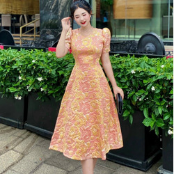 Đầm Xòe Gấm Hoa Hồng Tay Lỡ Dễ Thương