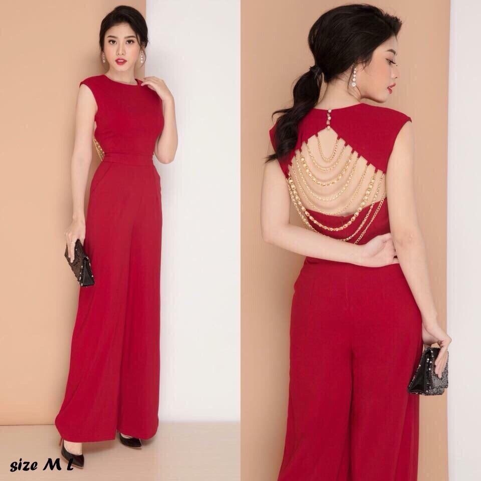 Một chút cá tính với jumpsuit hở vai
